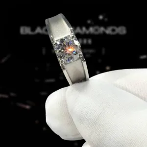 Brilliant Cut Diamond Men's Wedding Ring
