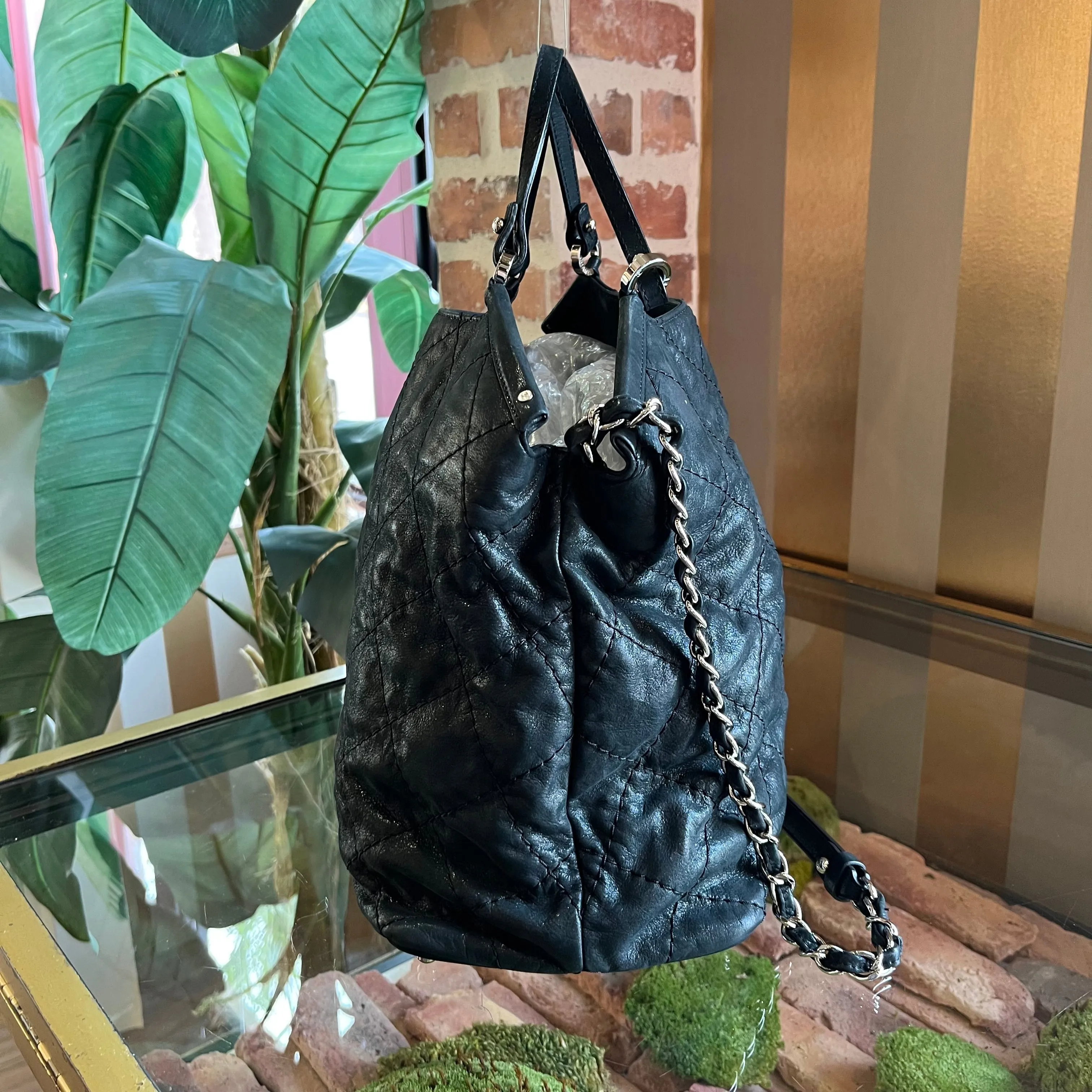 CHANEL Black Iridescent " Sea Hit" CC Two Way Tote ADI1146
