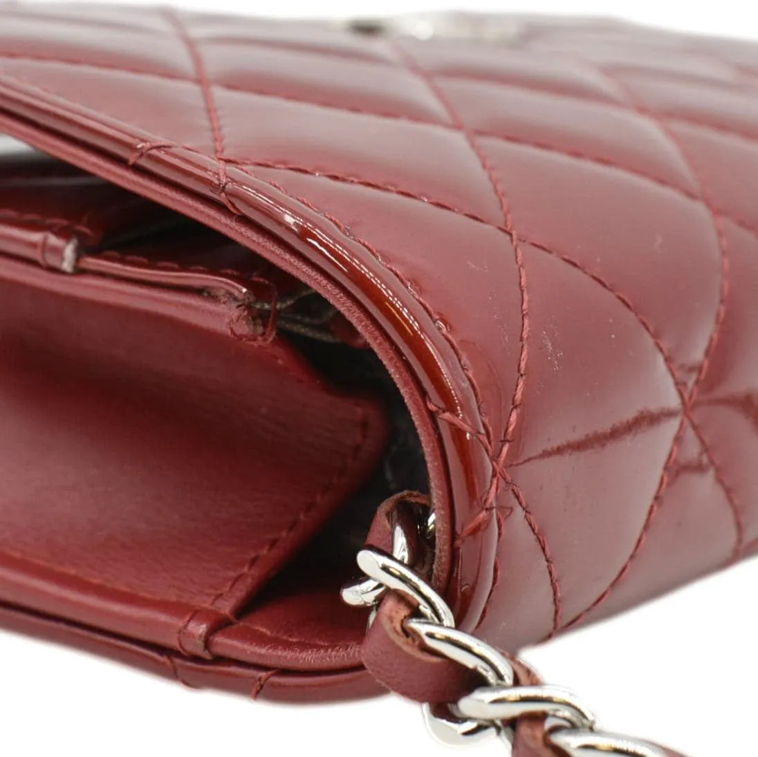 CHANEL Brilliant WOC Quilted Patent Leather Crossbody Wallet Red