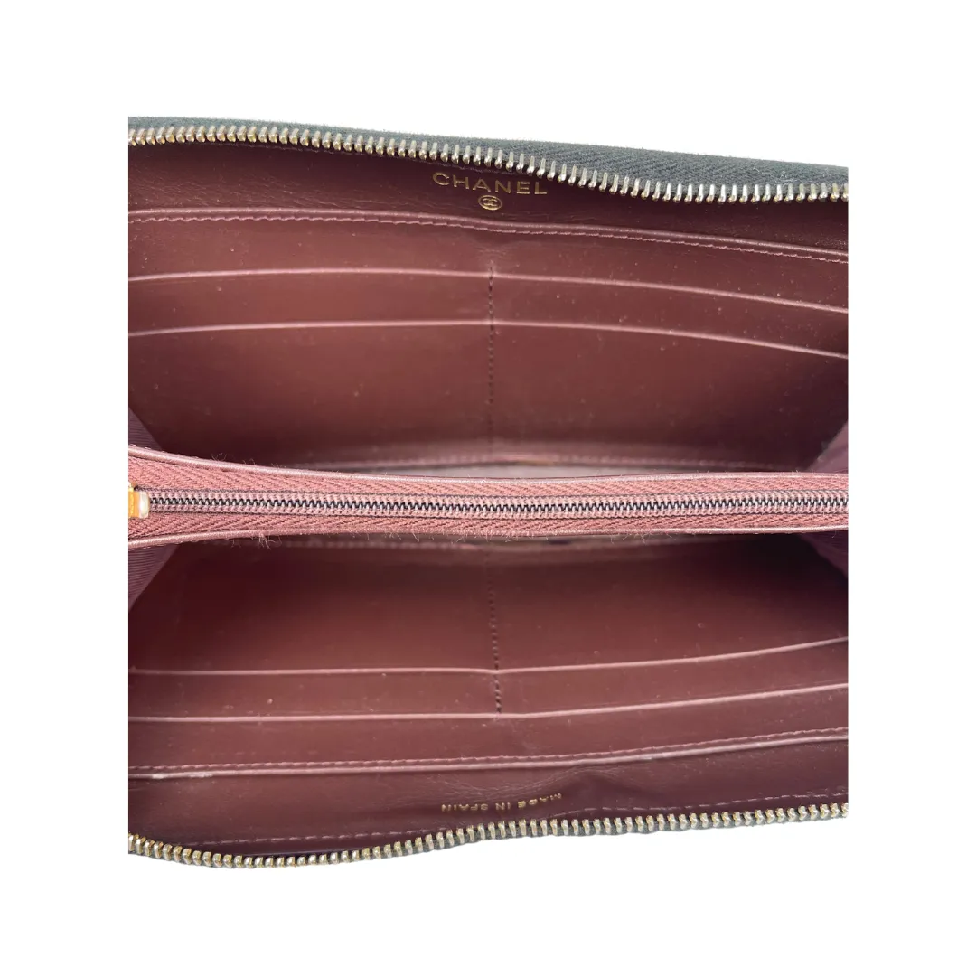 Chanel Classic Caviar Zipper Wallet