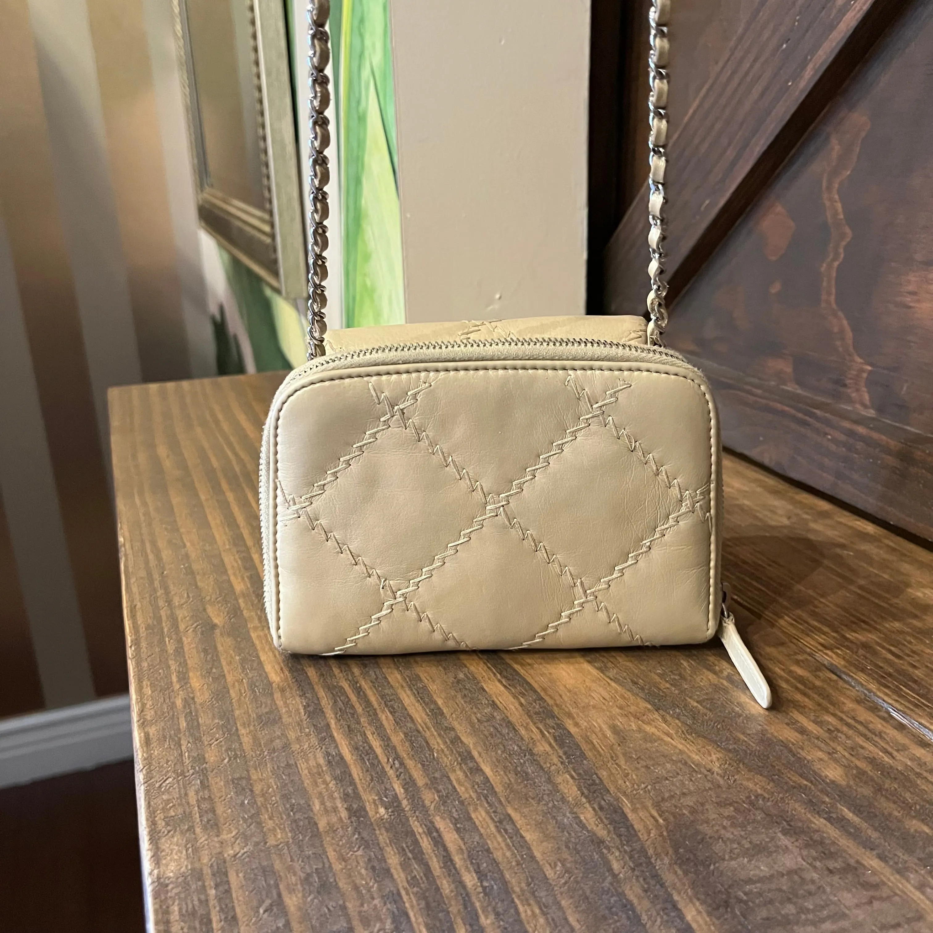 CHANEL Gold Ultimate Stitch Mini Flap Crossbody ADI1164