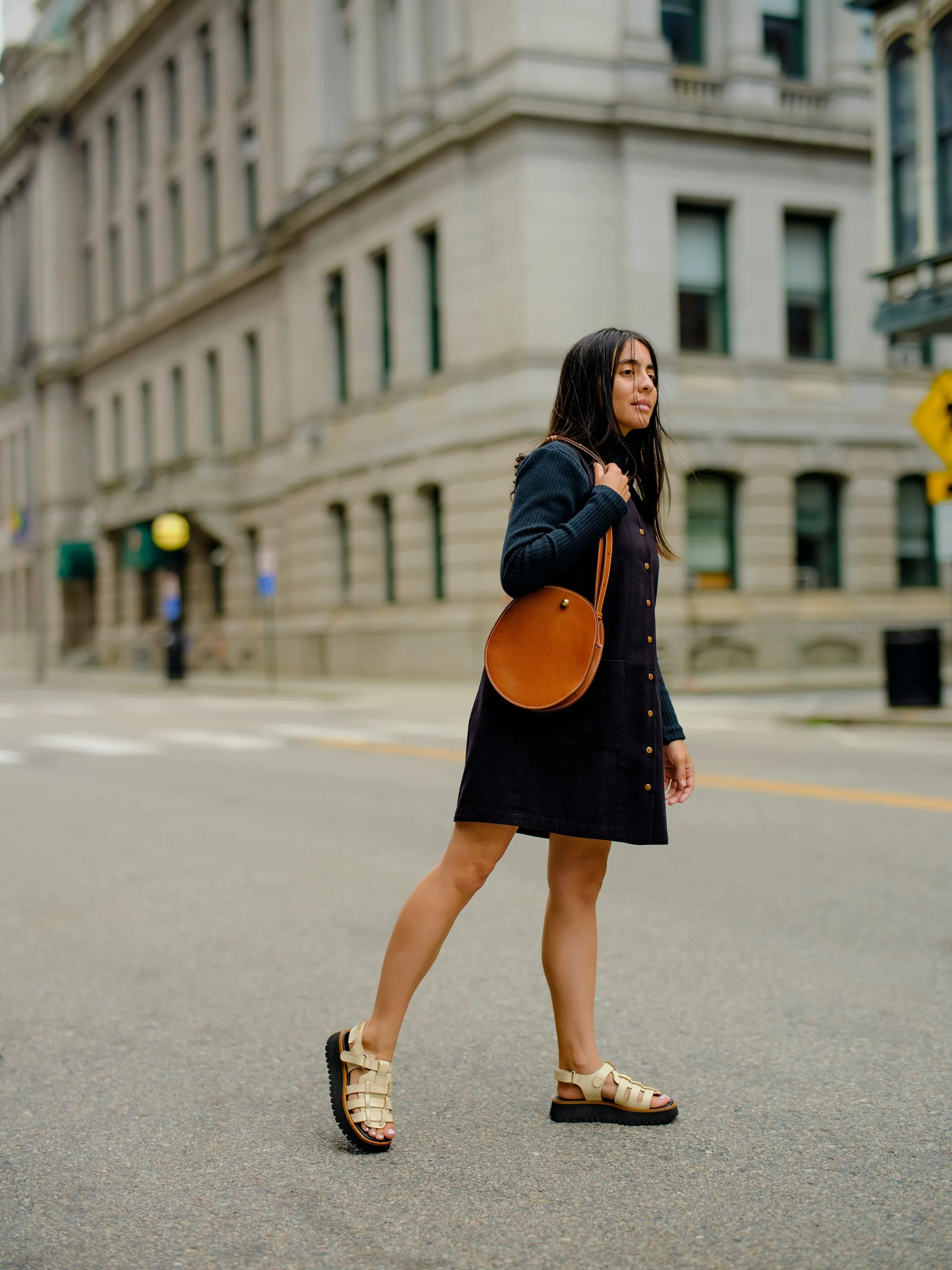 Eggi in Leather Brown