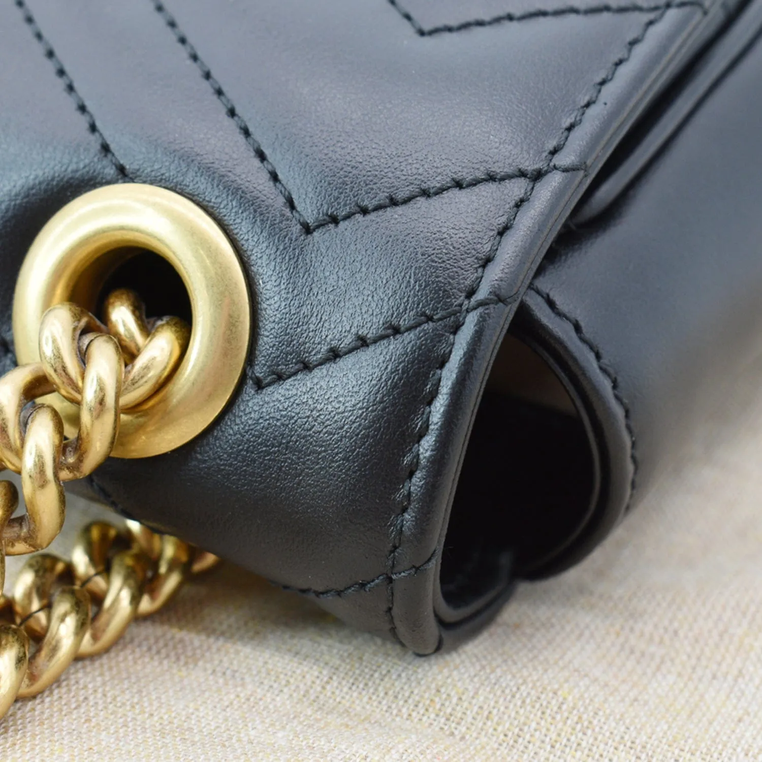 GUCCI GG Marmont Medium Matelasse Shoulder Bag Black 443496