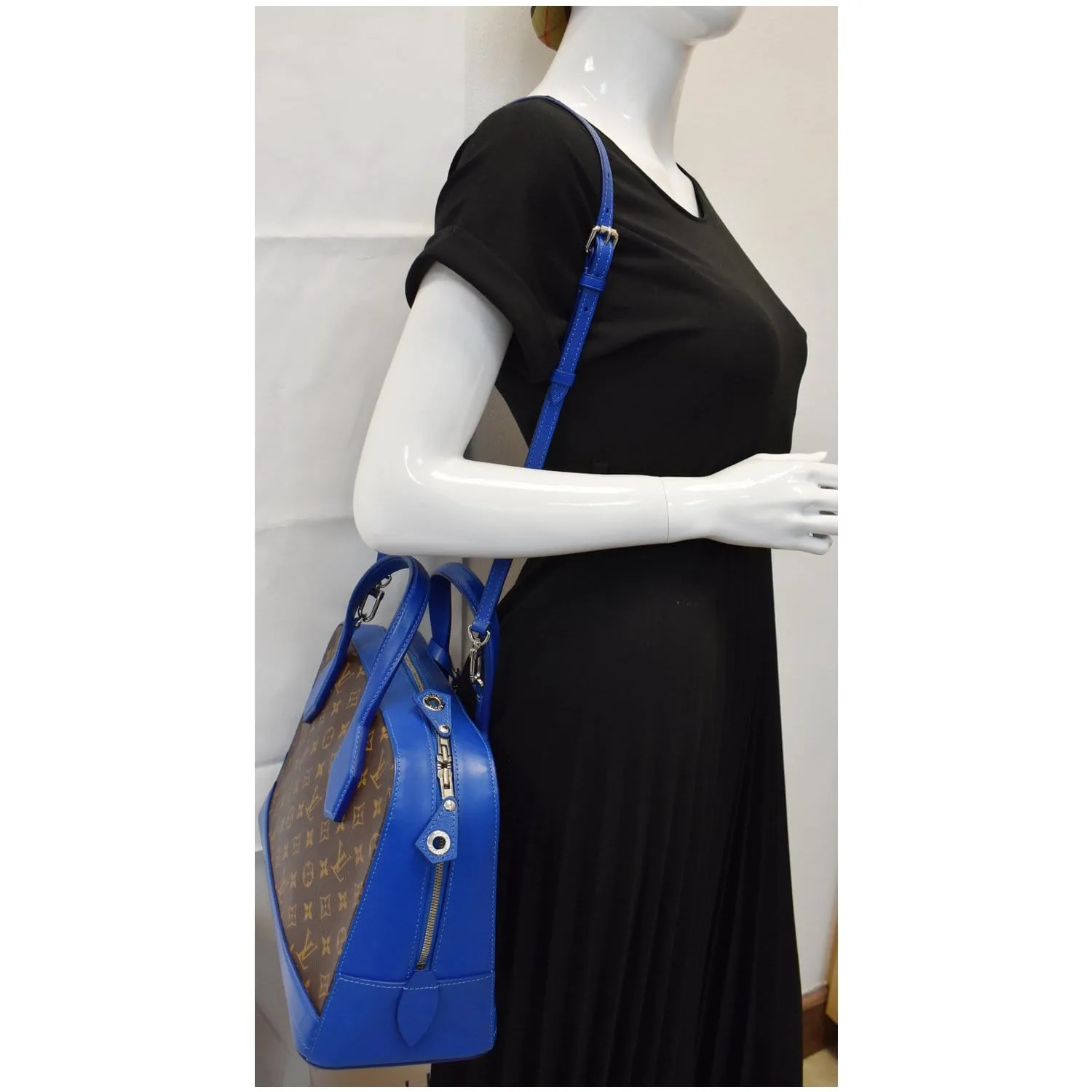 LOUIS VUITTON Dora MM Monogram Canvas Shoulder Bag Blue