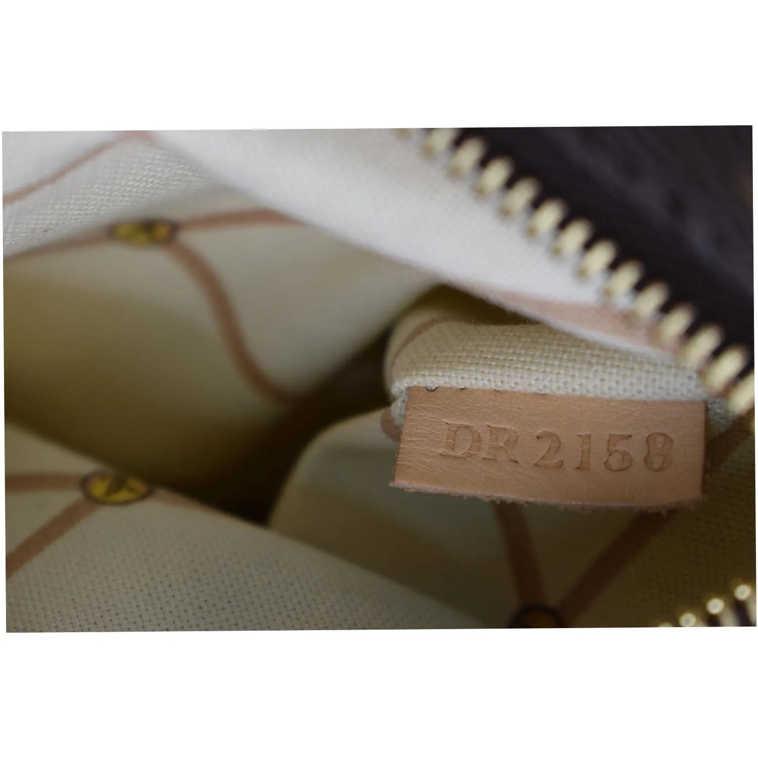 LOUIS VUITTON Summer Trunks Pochette Metis Monogram Crossbody Bag Brown