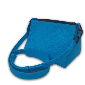 Triangle Mesenger Bag Taurillon Monogram